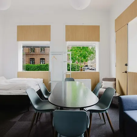 Nomad Lakes Grand For 11 *